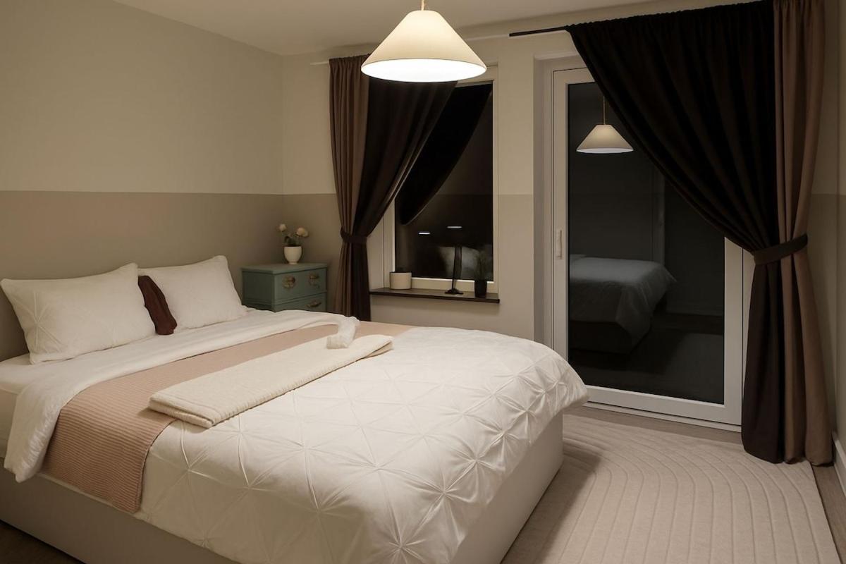 Stay With Rayn Apartment