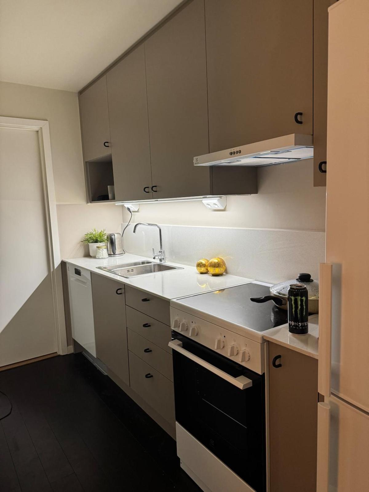 Stay With Rayn Apartment