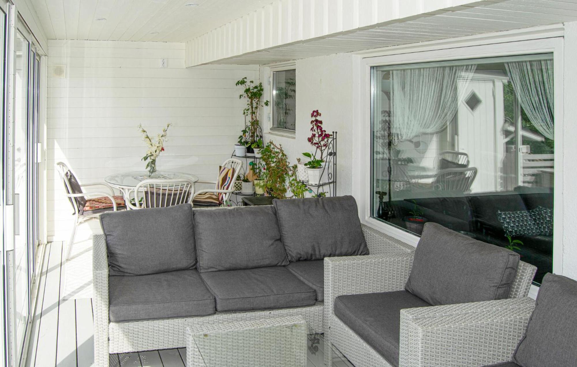2 Bedroom Cozy In Skaerholmen Holiday home Stockholm