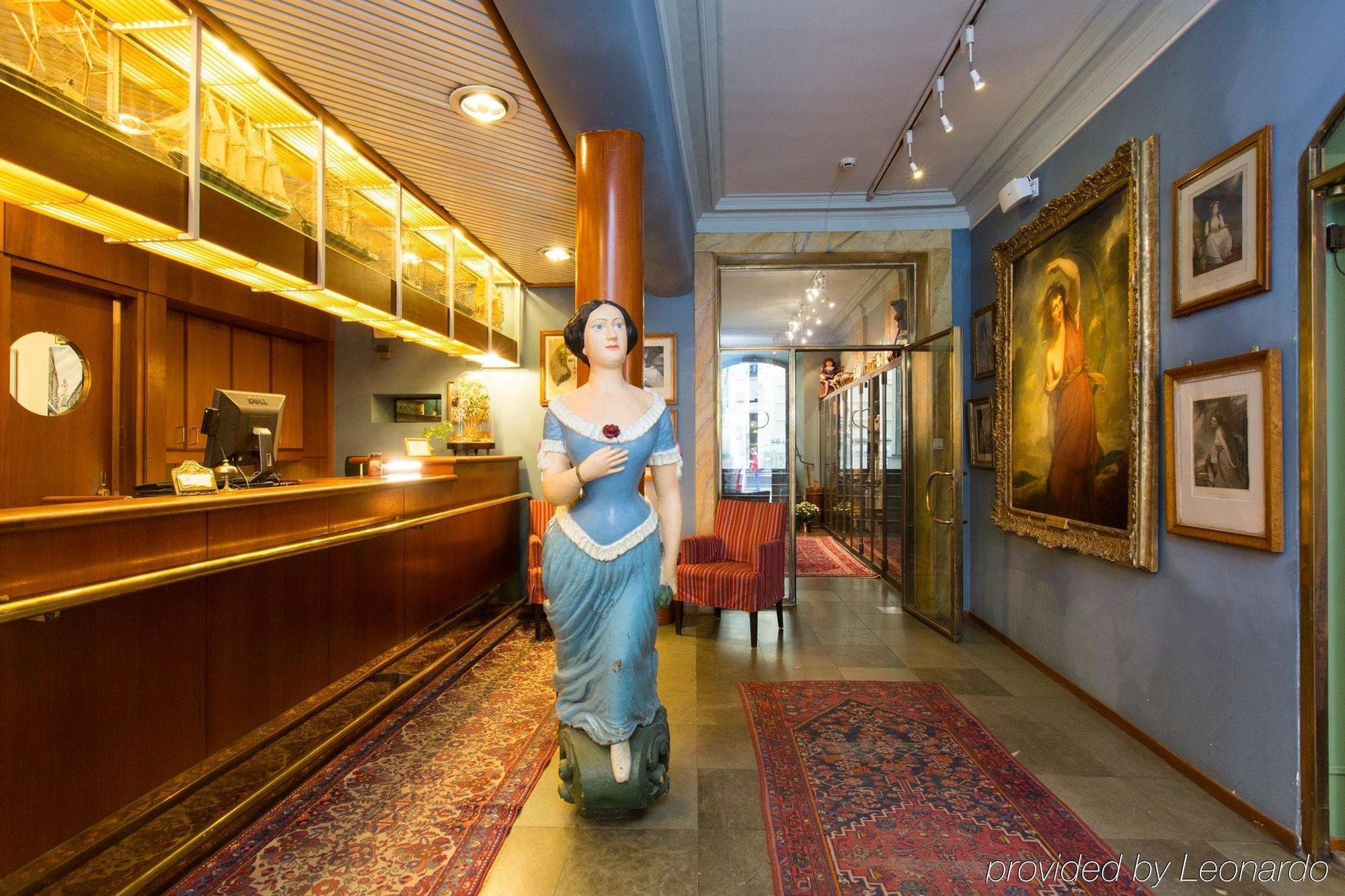 Lady Hamilton Aparthotel