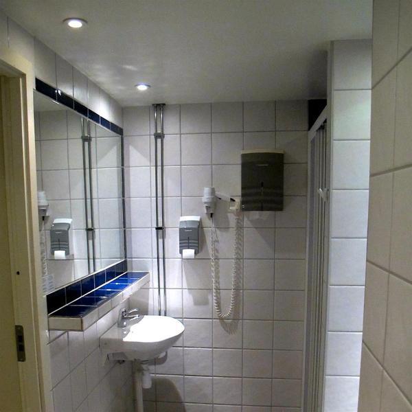 Metro Hotel