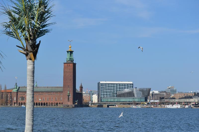 Den Roeda Baten Botel