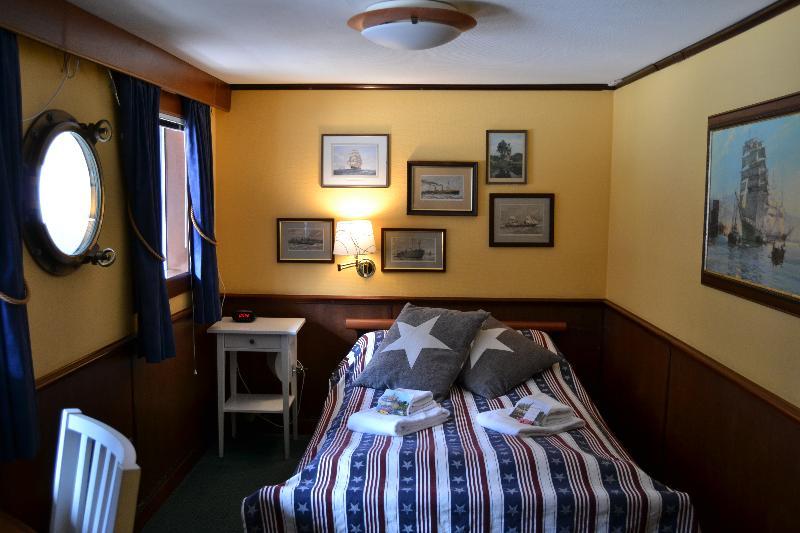Den Roeda Baten 2* Stockholm
