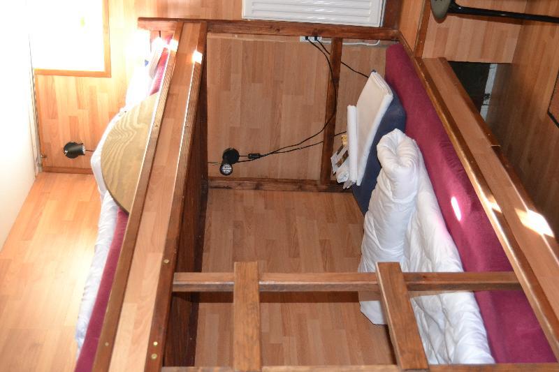 Den Roeda Baten Botel Stockholm