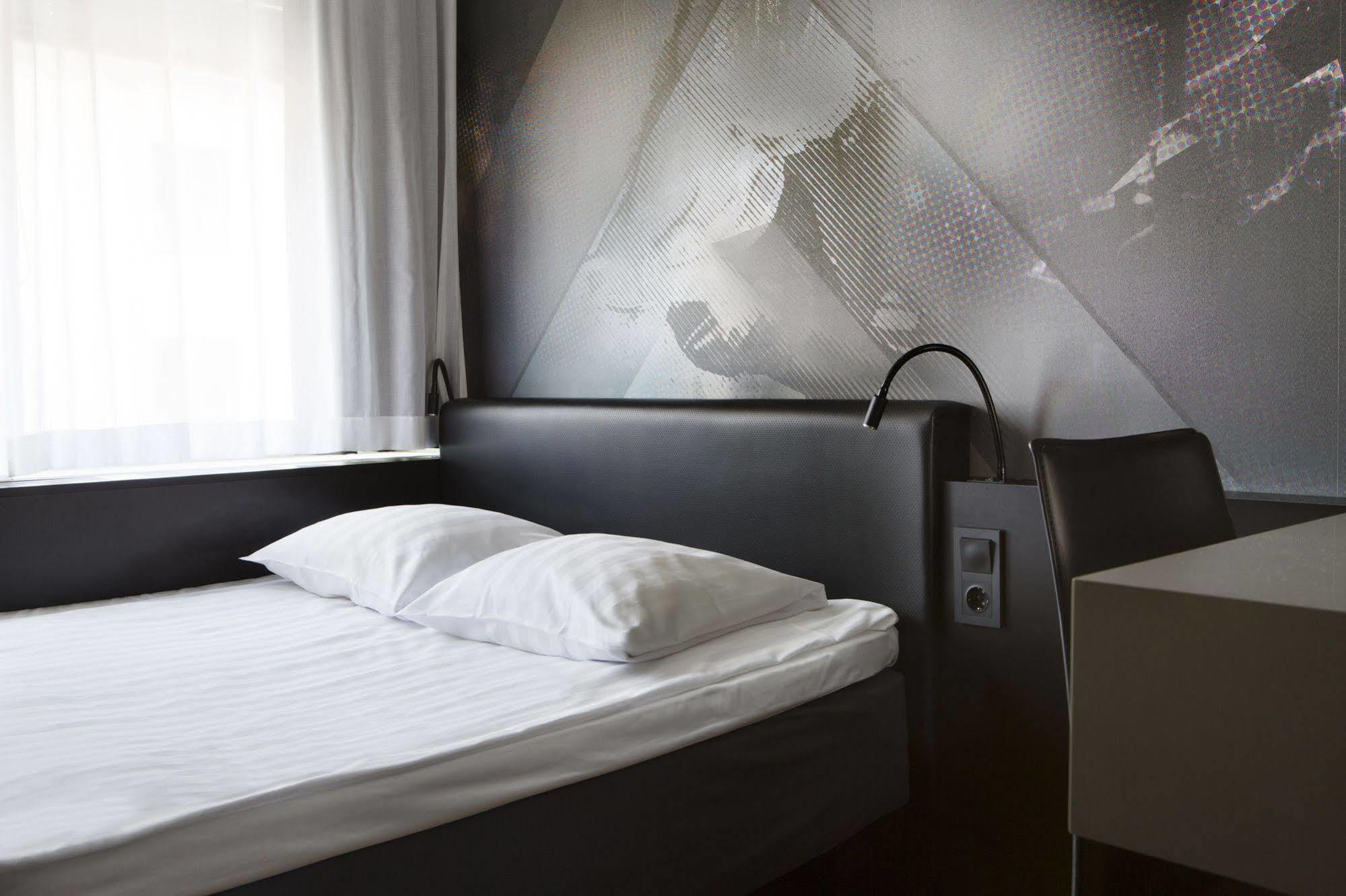 Comfort Xpress Central Hotel