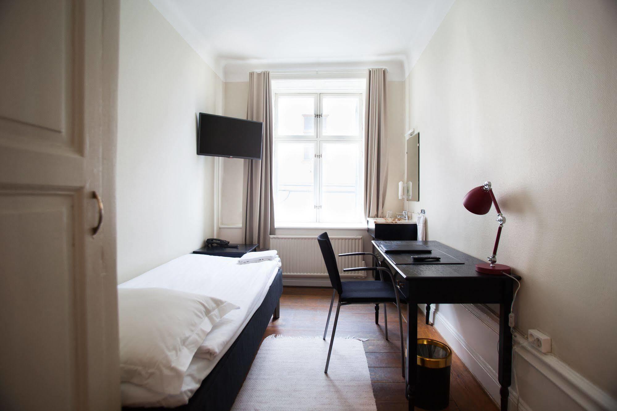 Anno 1647 Hotel