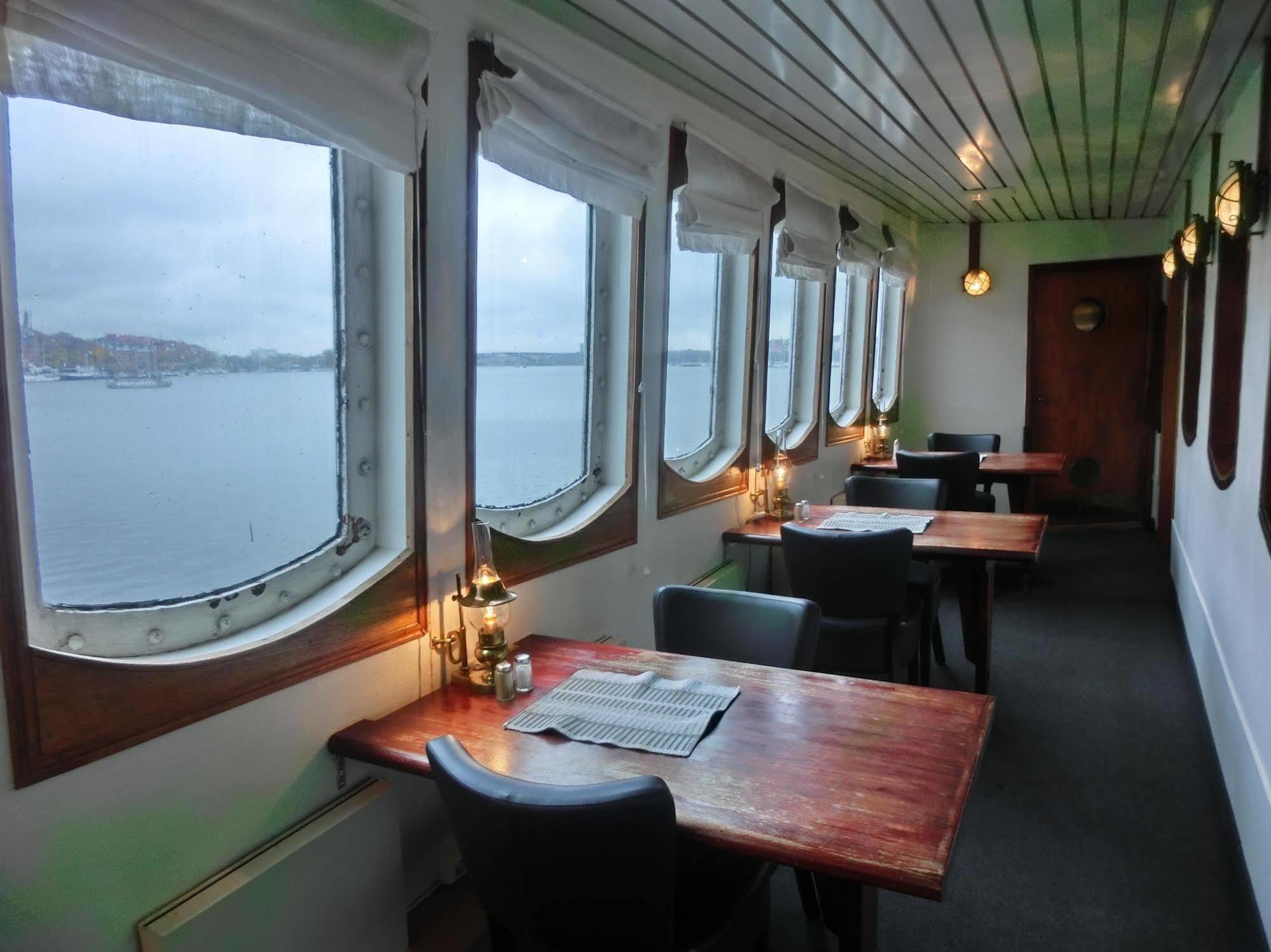 Botel Maelardrottningen Yacht Stockholm