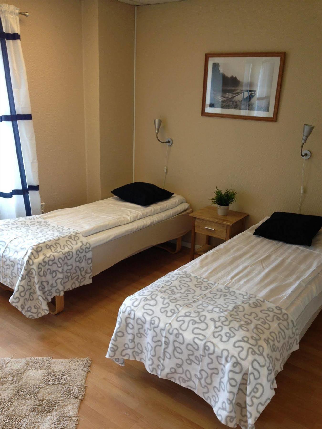 Metro Hotel 3*