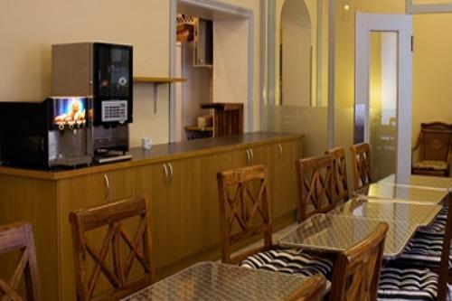 Colonial Hostel *