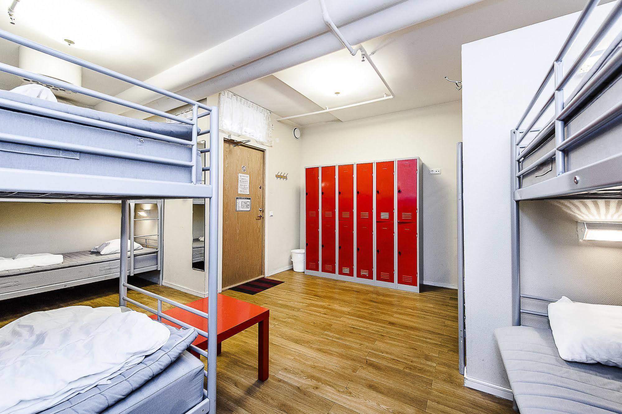 City Hostel *