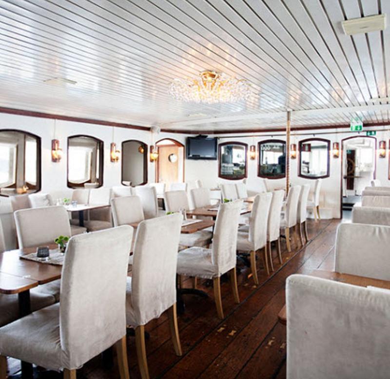 Maelardrottningen Yacht Botel 3*
