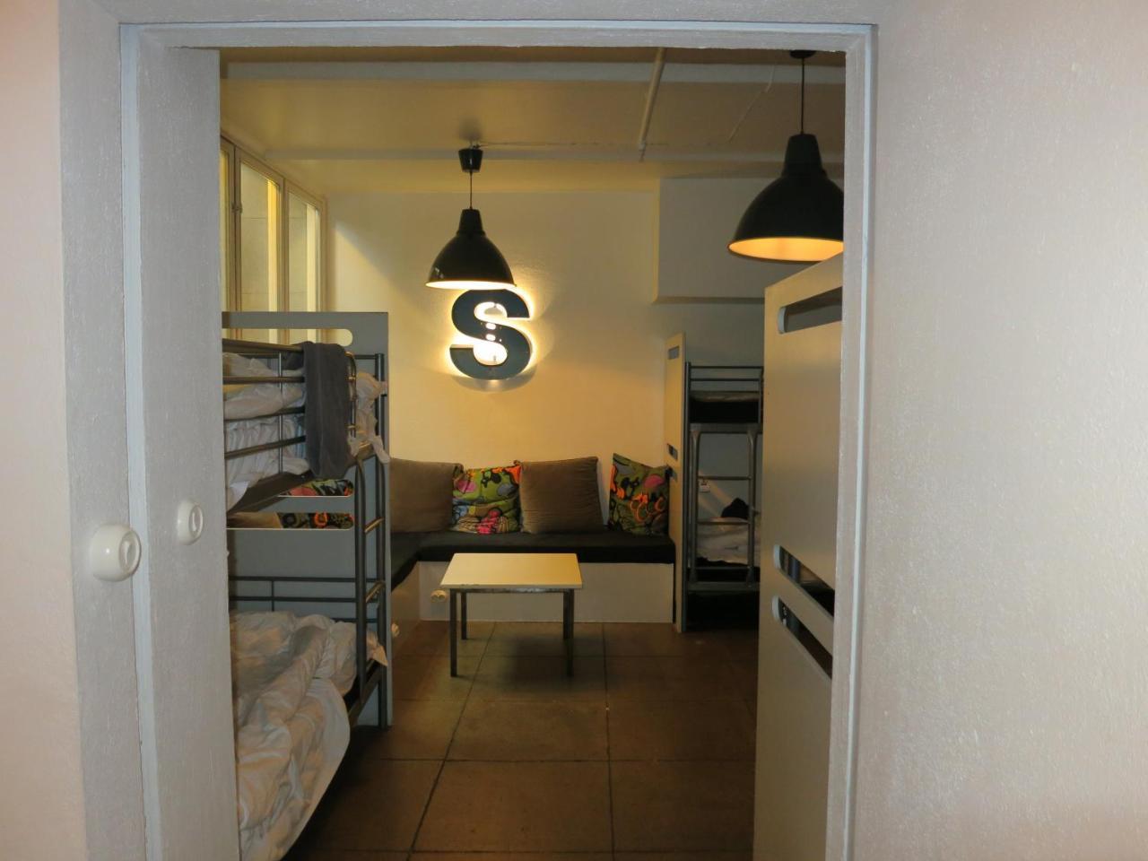 Backpackers Hostel *