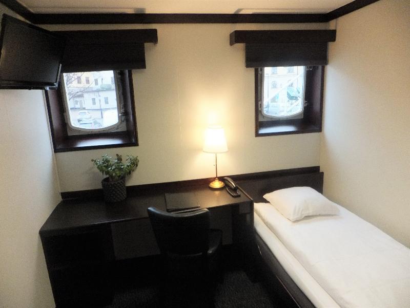 Botel Maelardrottningen Yacht 3*
