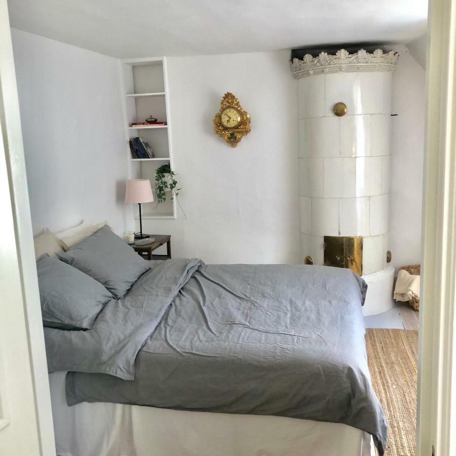 Charming Penthouse In Central Old Town Apartment