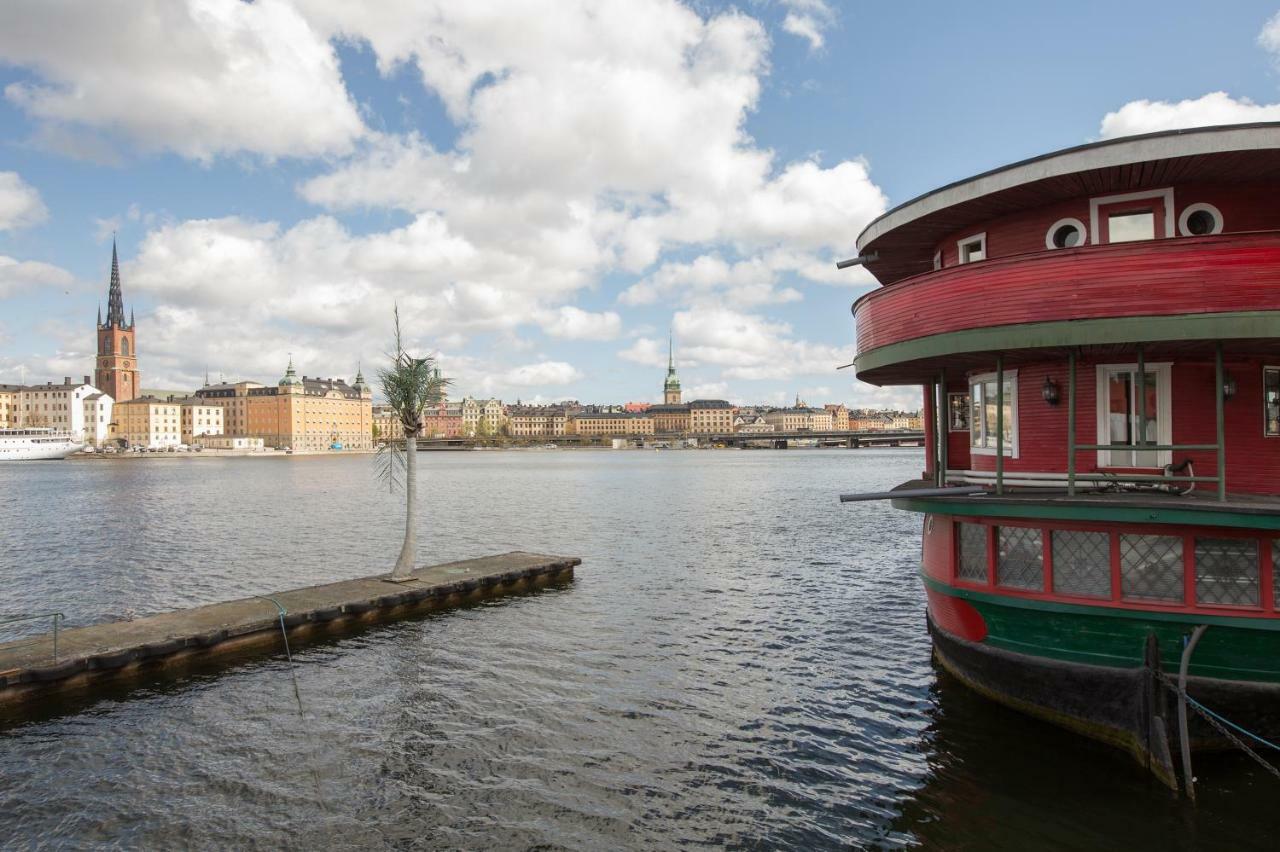 Botel Den Roeda Baten
