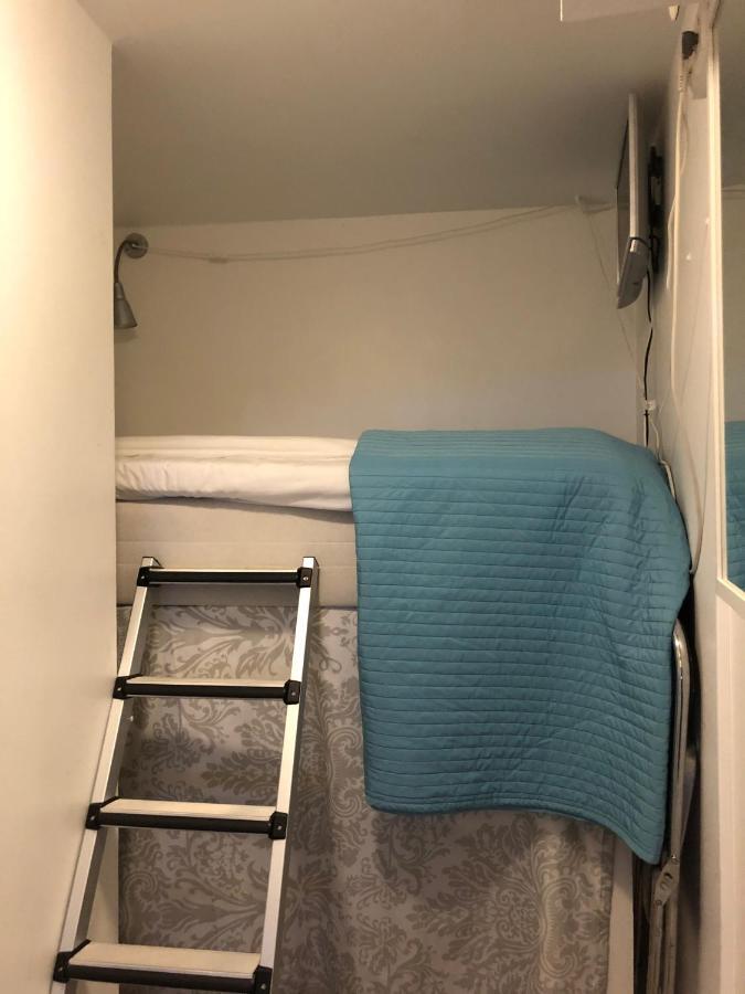 Stf Jumbo Stockholm Hostel *