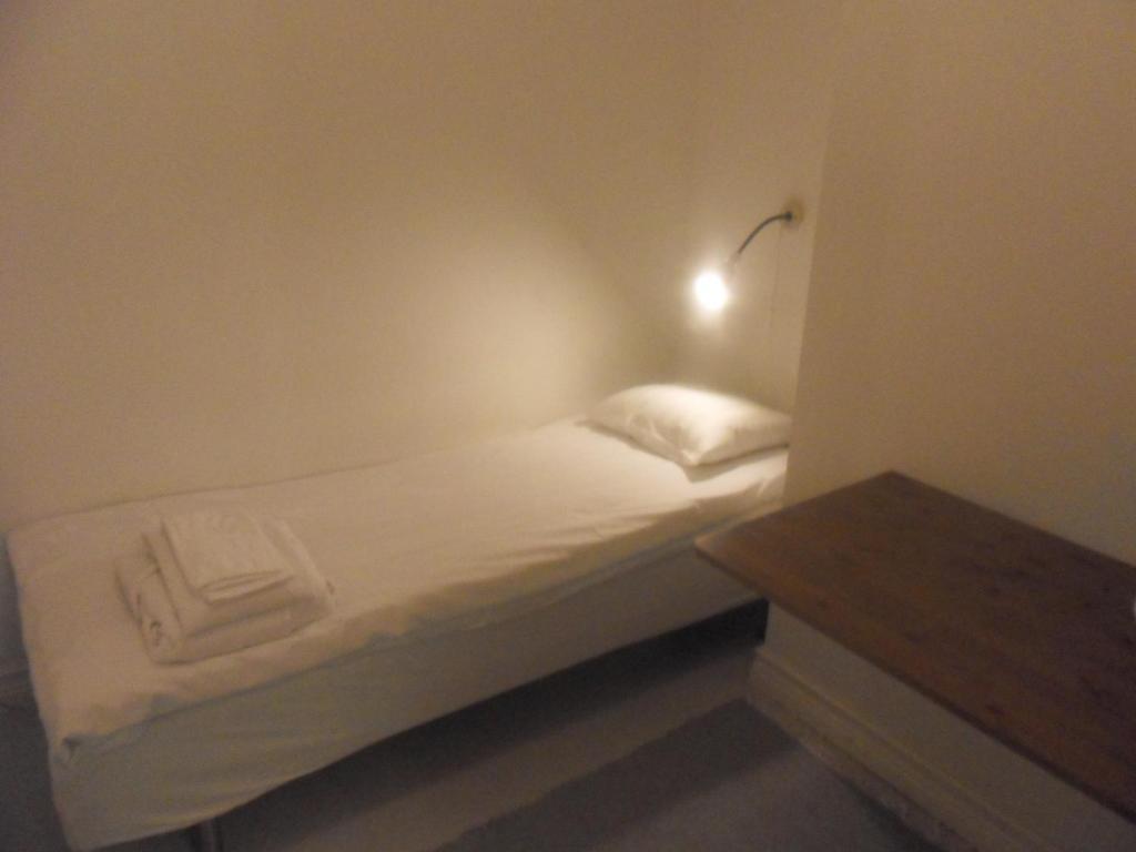 Old Town Hostel *