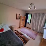 Budget Friendly Studio Close To The City Center.