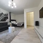 Close To The Metro And The Beach!!! With A View Of The Scandinavian Forest