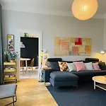 Cool And Light 2 Room Apartment In Sofo