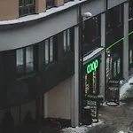Simple Studio In Trendy Soedermalm - Construction Work