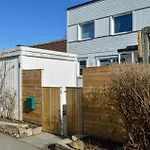 2 Bedroom Amazing Apartment In Skaerholmen