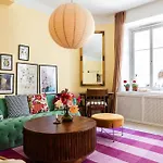 Lugn Design Laegenhet, I Heta Sofo, Soedermalm