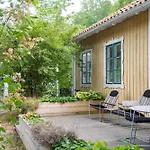 Peaceful, Picturesque Lake & Forest Retreat