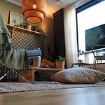 Stylish Apartment Fotsteps To Restaurants And Close To The City