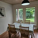 Sunny Spacious Stay