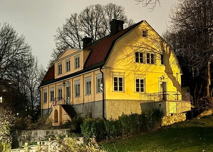 Lilla Froesunda Herrgard Guest Suite Upstairs