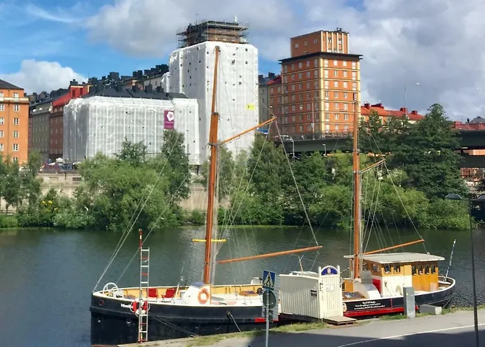 Hotell M/S Monika