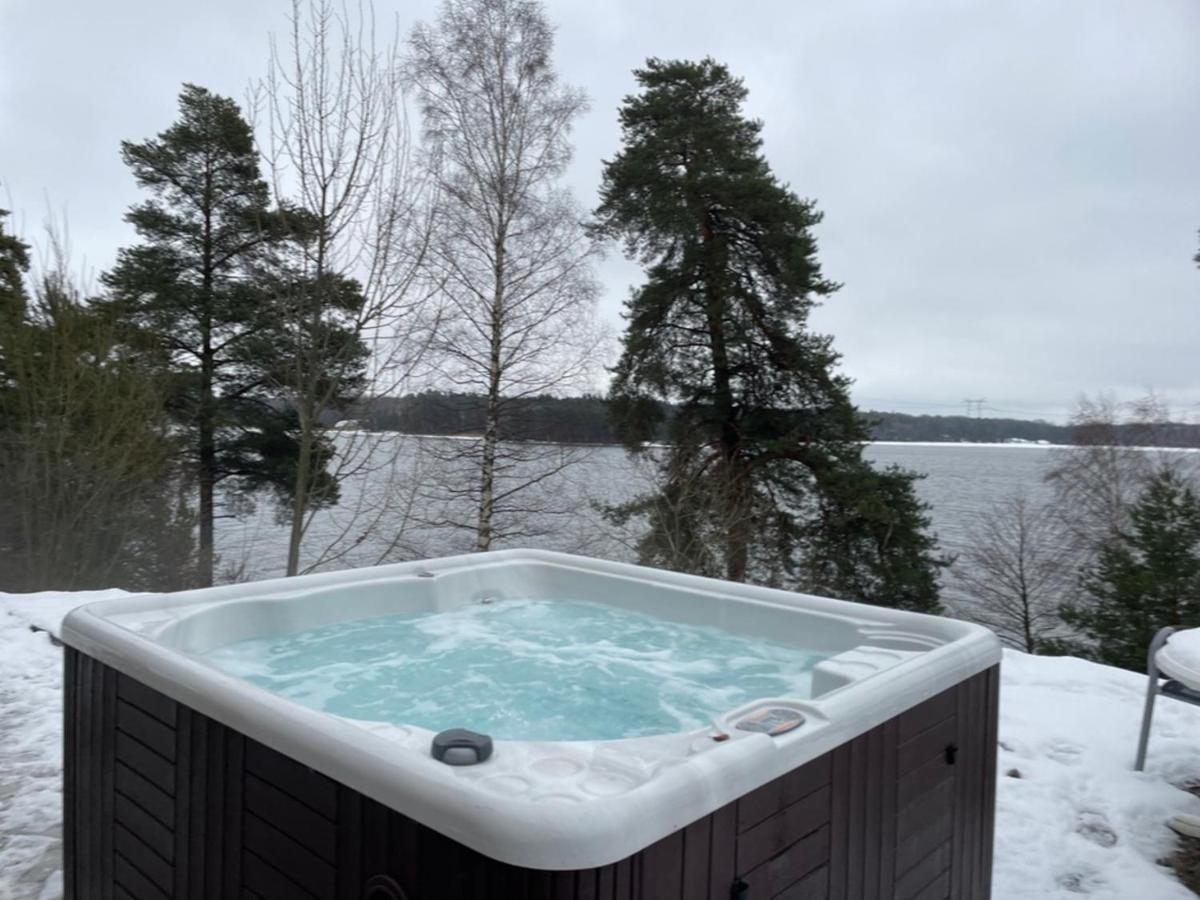 Villa Relaxing Oasis With Jacuzzi - Amazing View & Private Pier