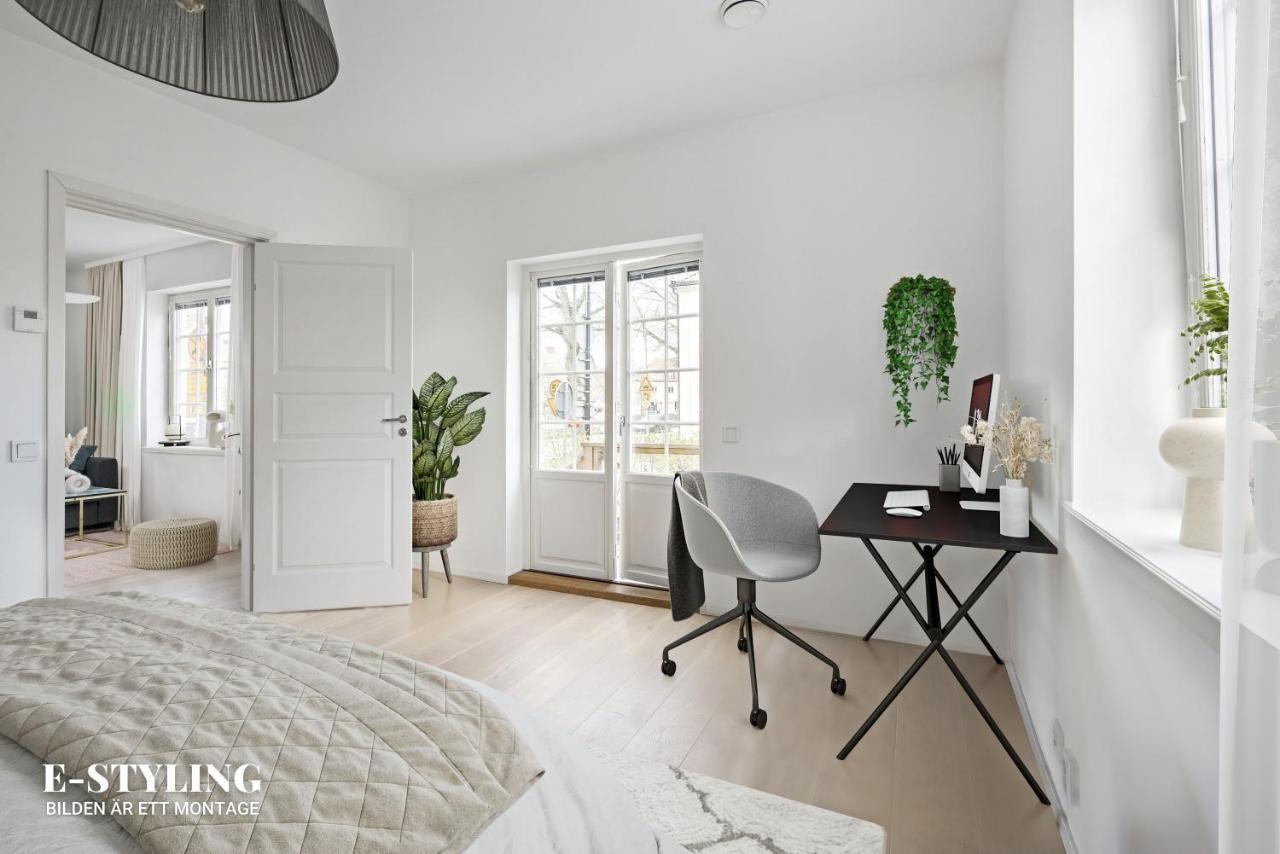 Apartment Close To *