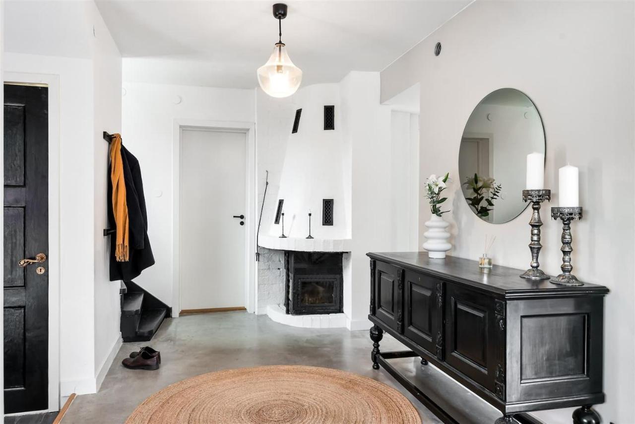 Holiday home Luxurious & Cozy 2 Train Stops To City King Beds *