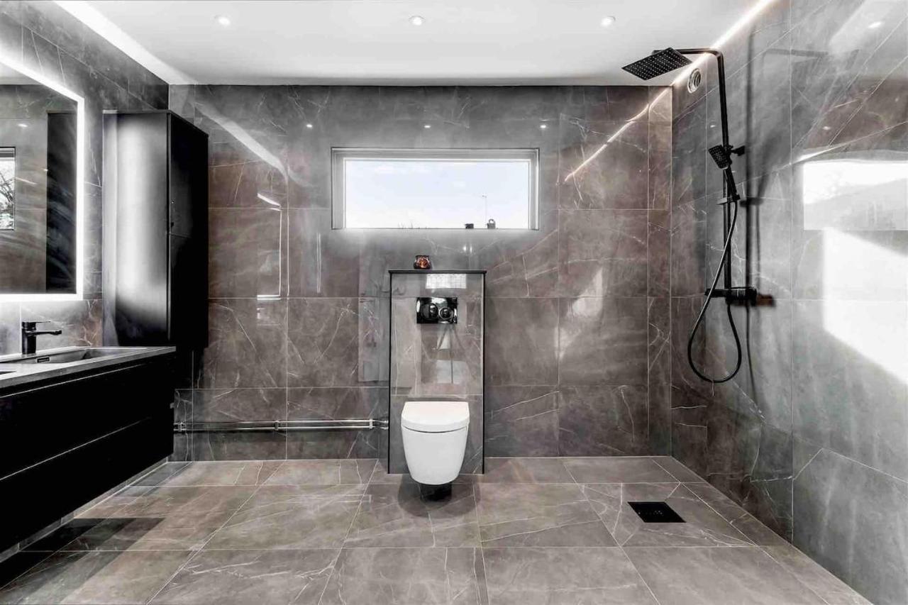 Luxurious & Cozy 2 Train Stops To City King Beds * Stockholm