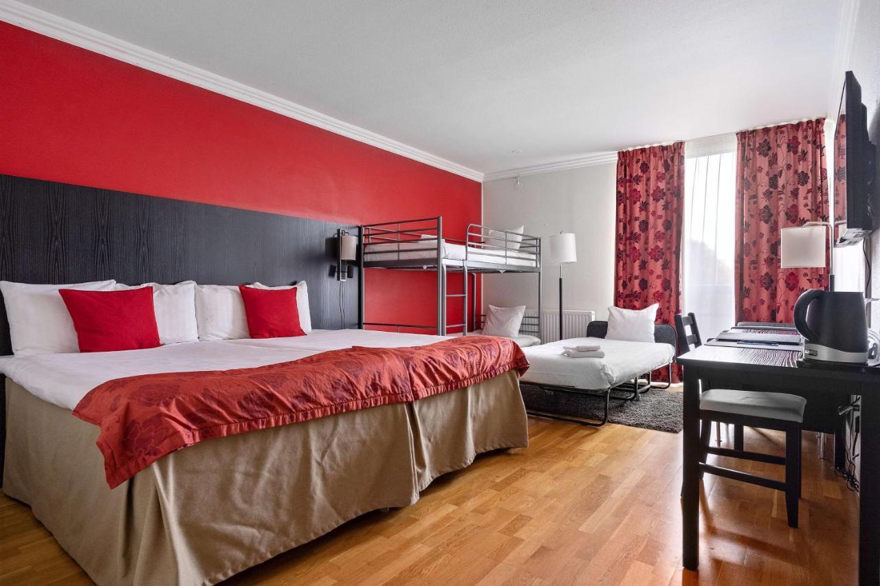 Western Royal Star Hotel 4*