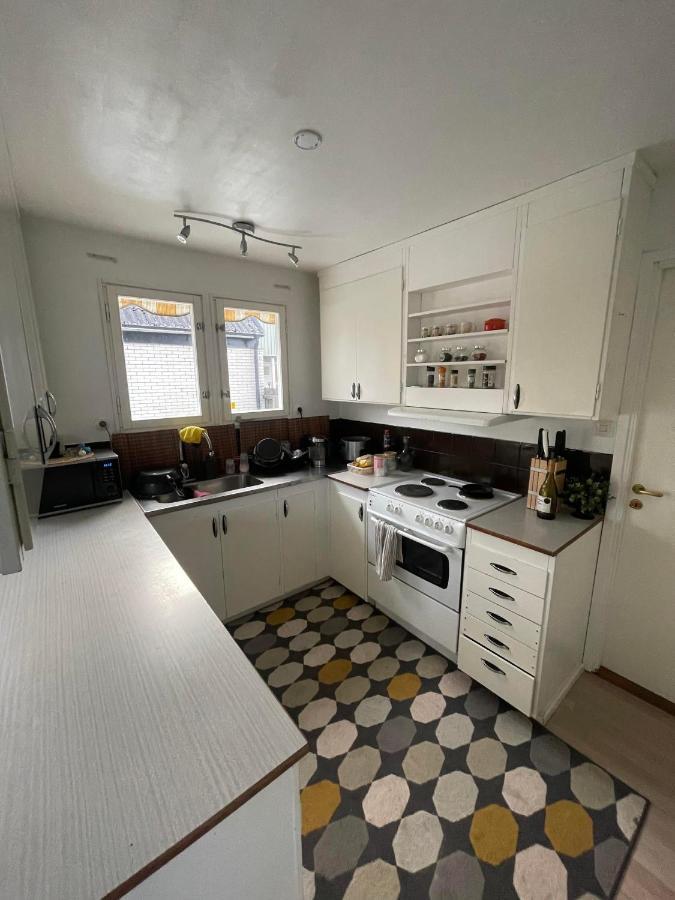 Private With Own Entrance Near Airport And Center! *