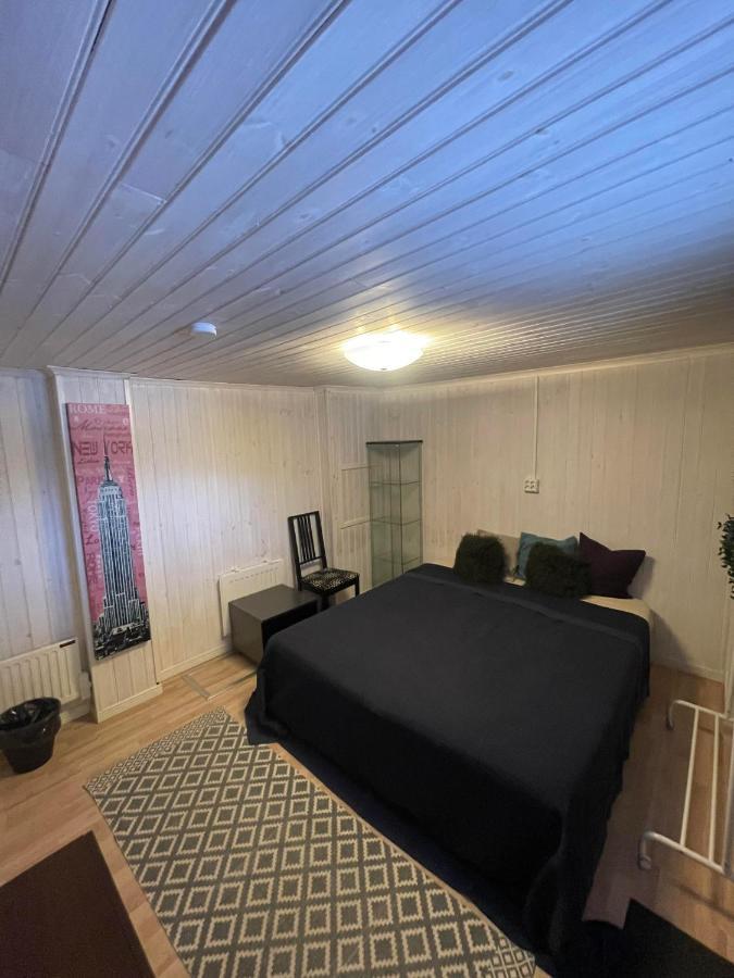 Rum i privatbostad Private With Own Entrance Near Airport And Center!