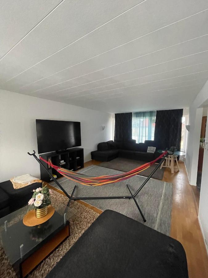 Rum i privatbostad Private With Own Entrance Near Airport And Center! *