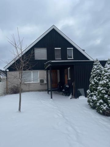 Private With Own Entrance Near Airport And Center! Rum i privatbostad Stockholm