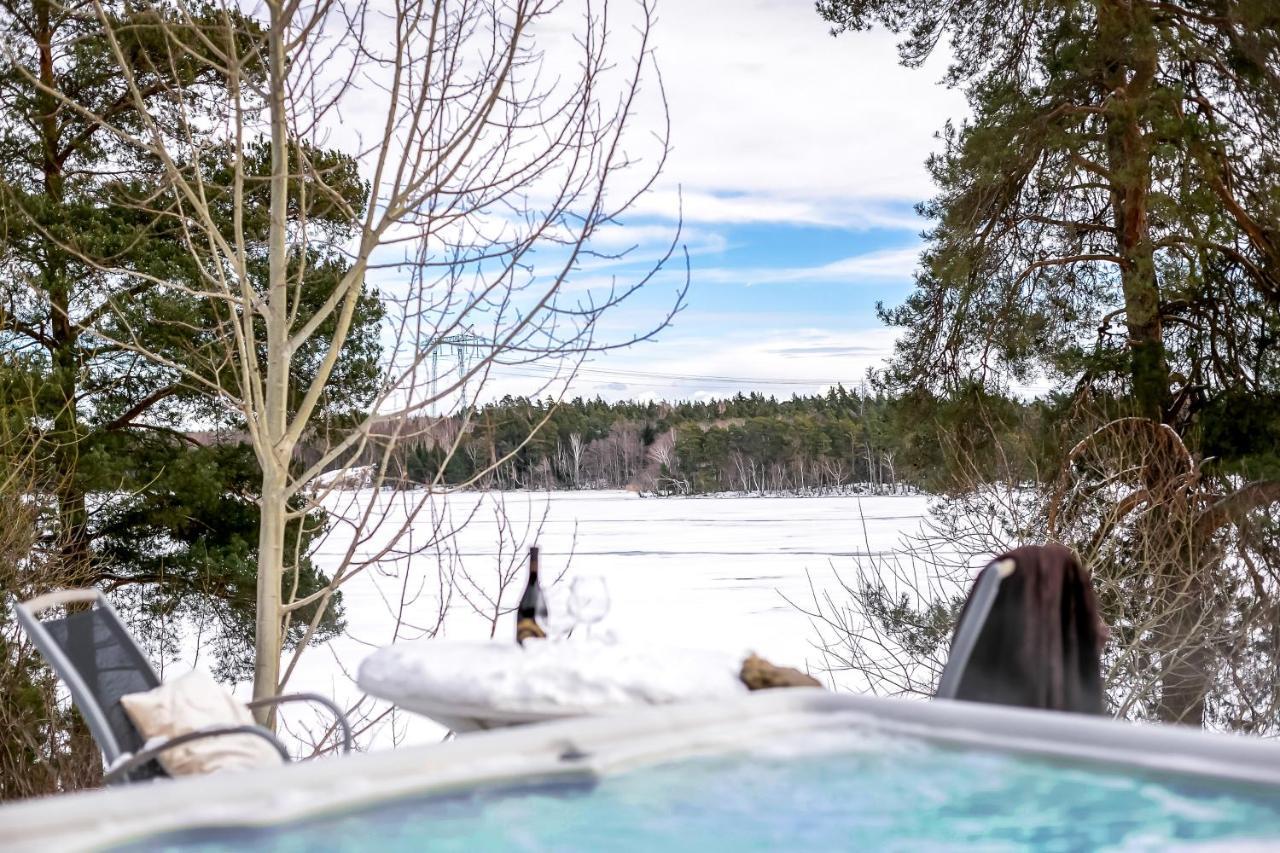 Villa Relaxing Oasis With Jacuzzi - Amazing View & Private Pier Stockholm