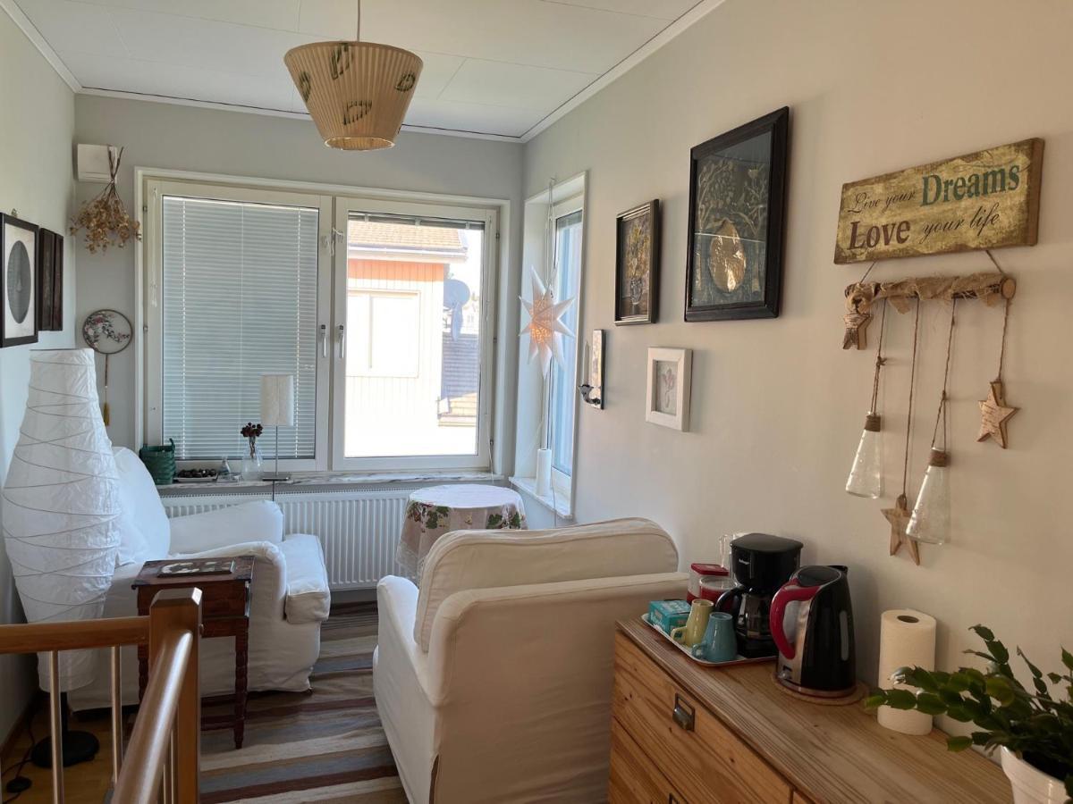 An Entire Floor In A Beautiful Villa, Close To Arlanda Airport Homestay