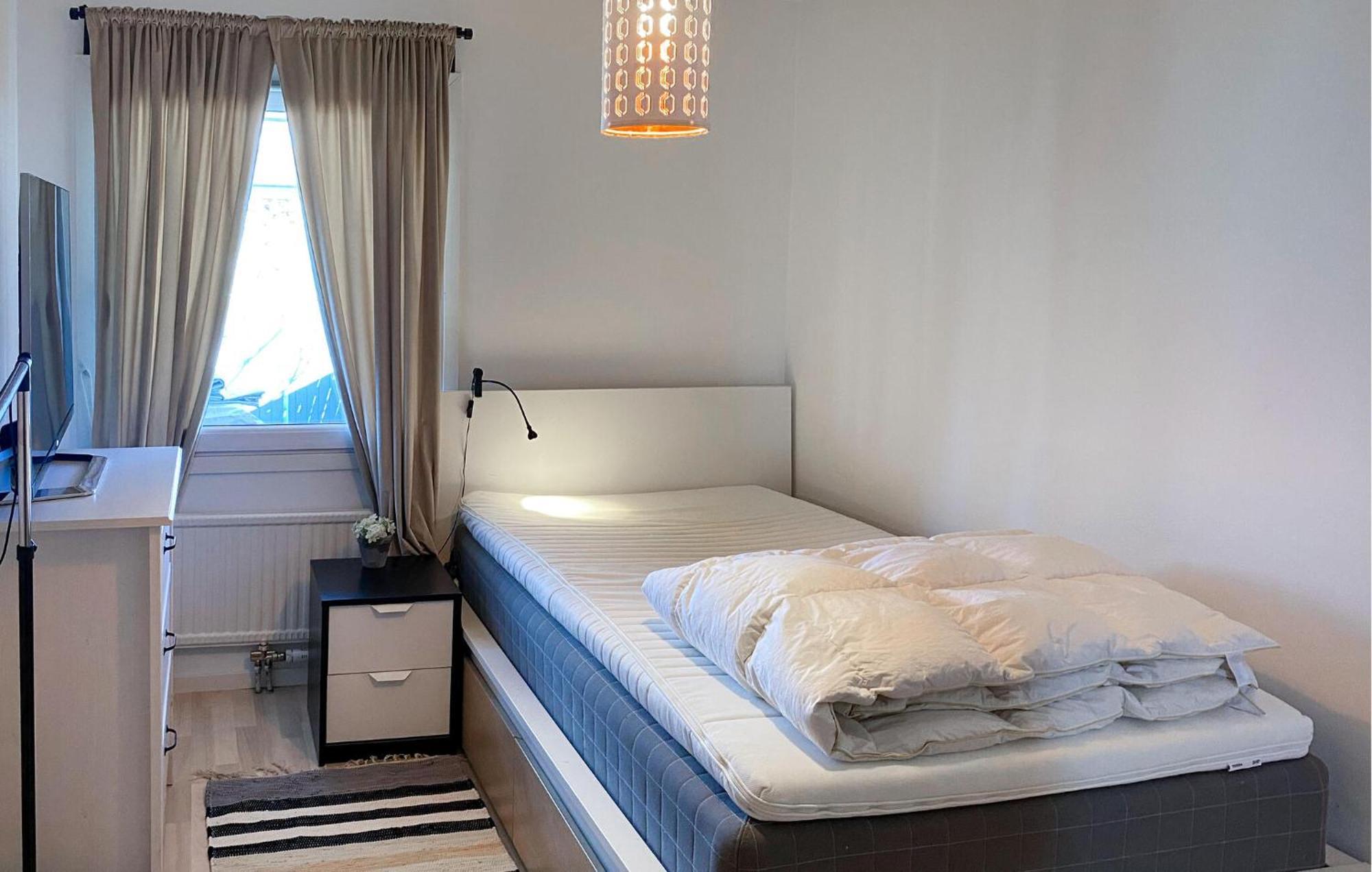 Lägenhet 2 Bedroom Amazing In Skaerholmen
