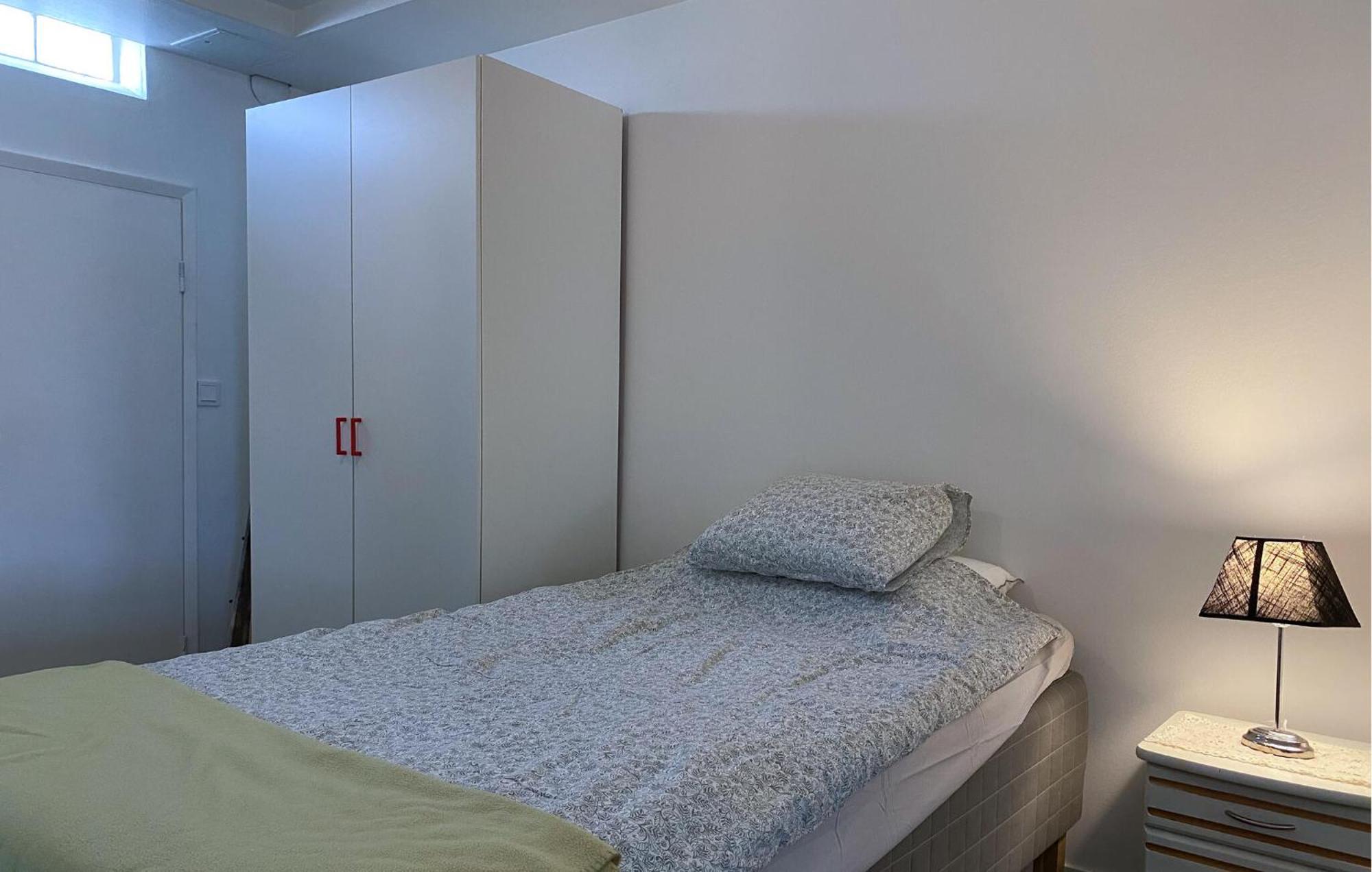 2 Bedroom Amazing In Skaerholmen Lägenhet