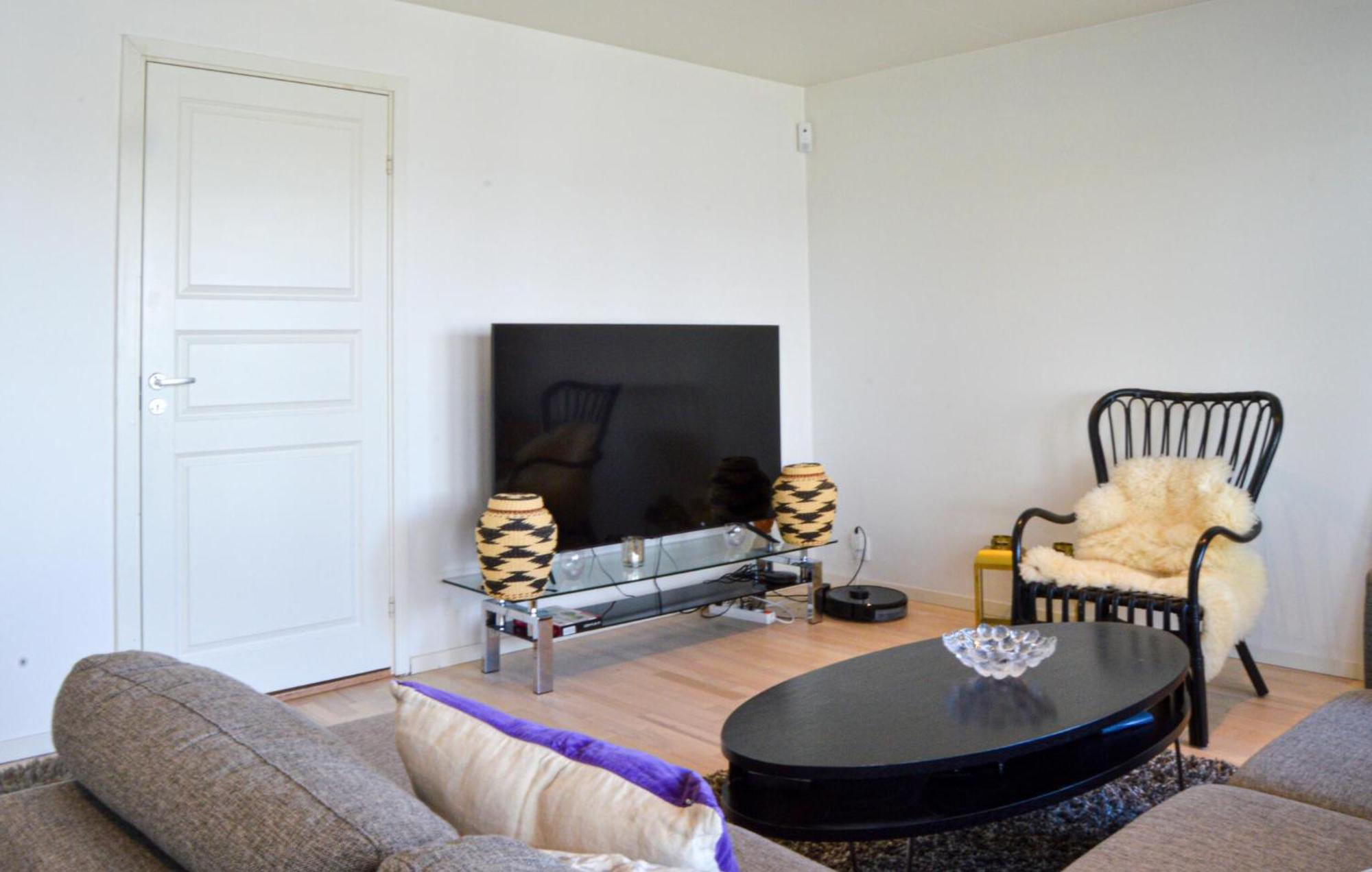 2 Bedroom Amazing In Skaerholmen Lägenhet *