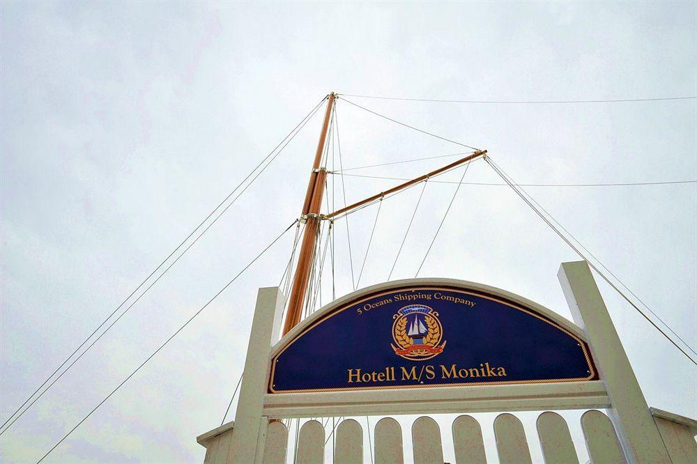 Botel M/s Monika 3*