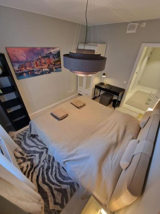 Modern With Bathroom, No Kitchen And Your Own Entrance