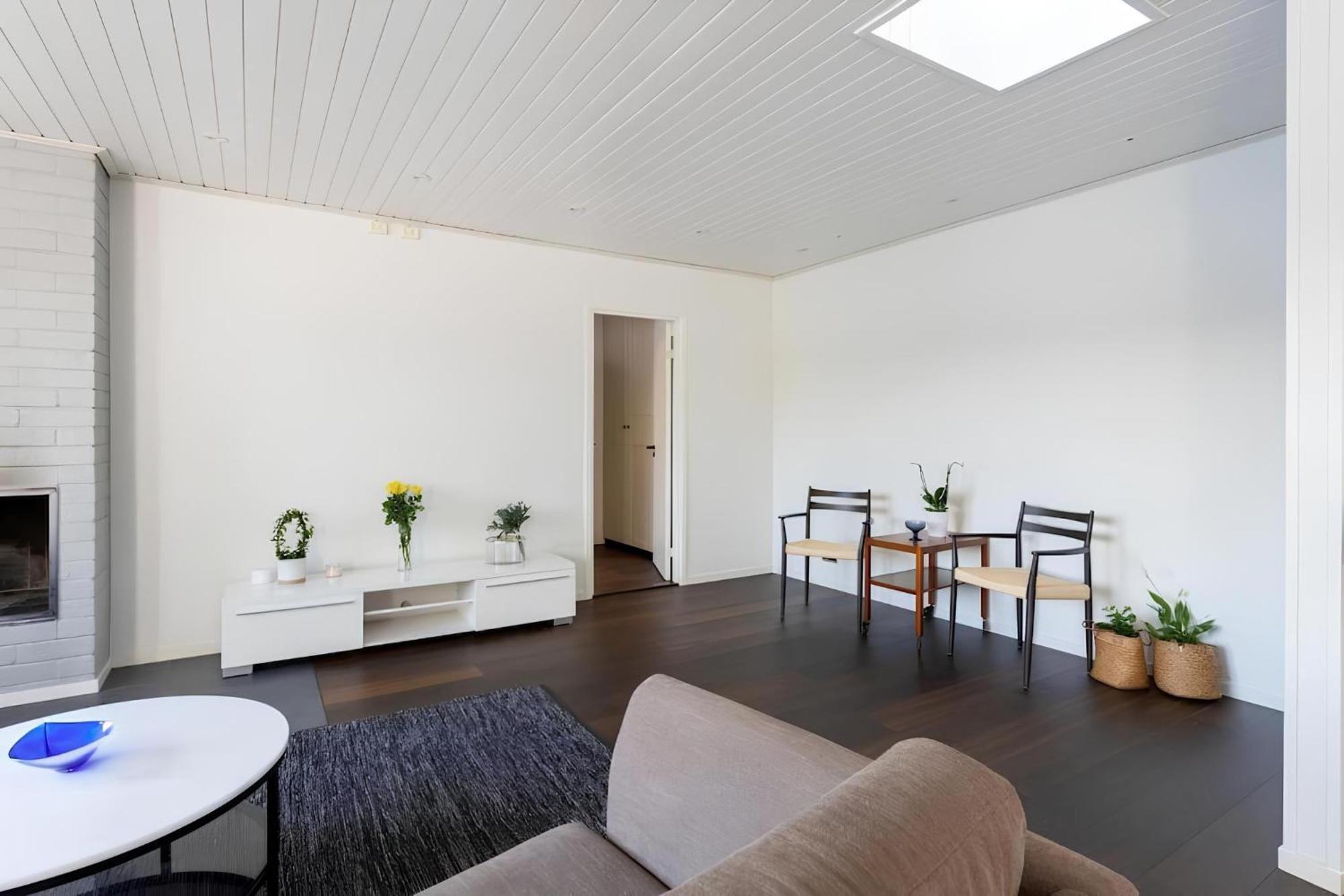 The Luxurious Lakeview Near