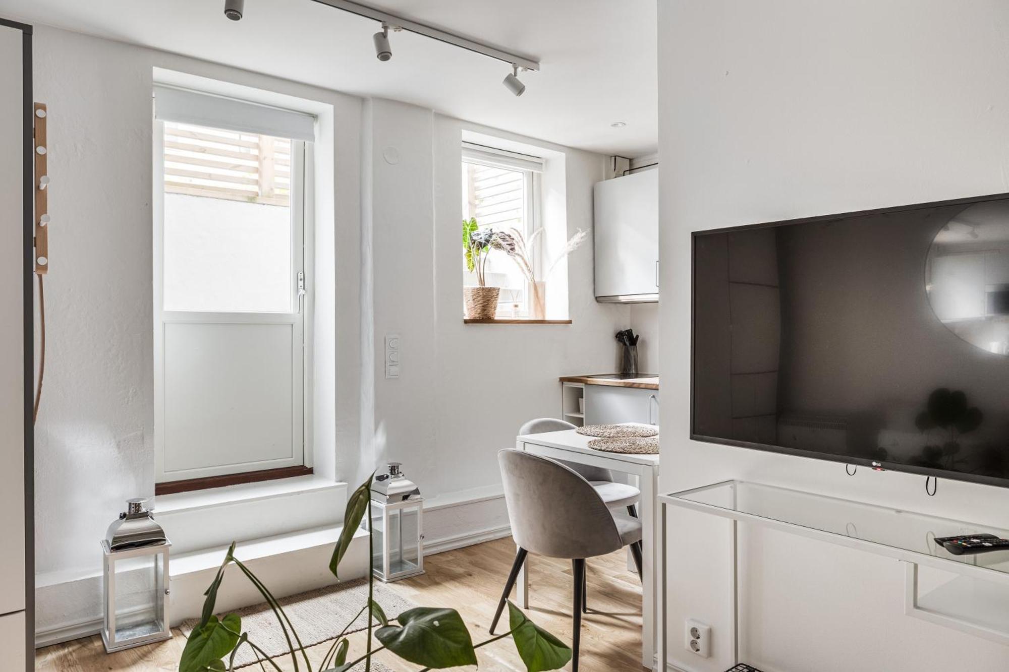 Apartment Trendy & *